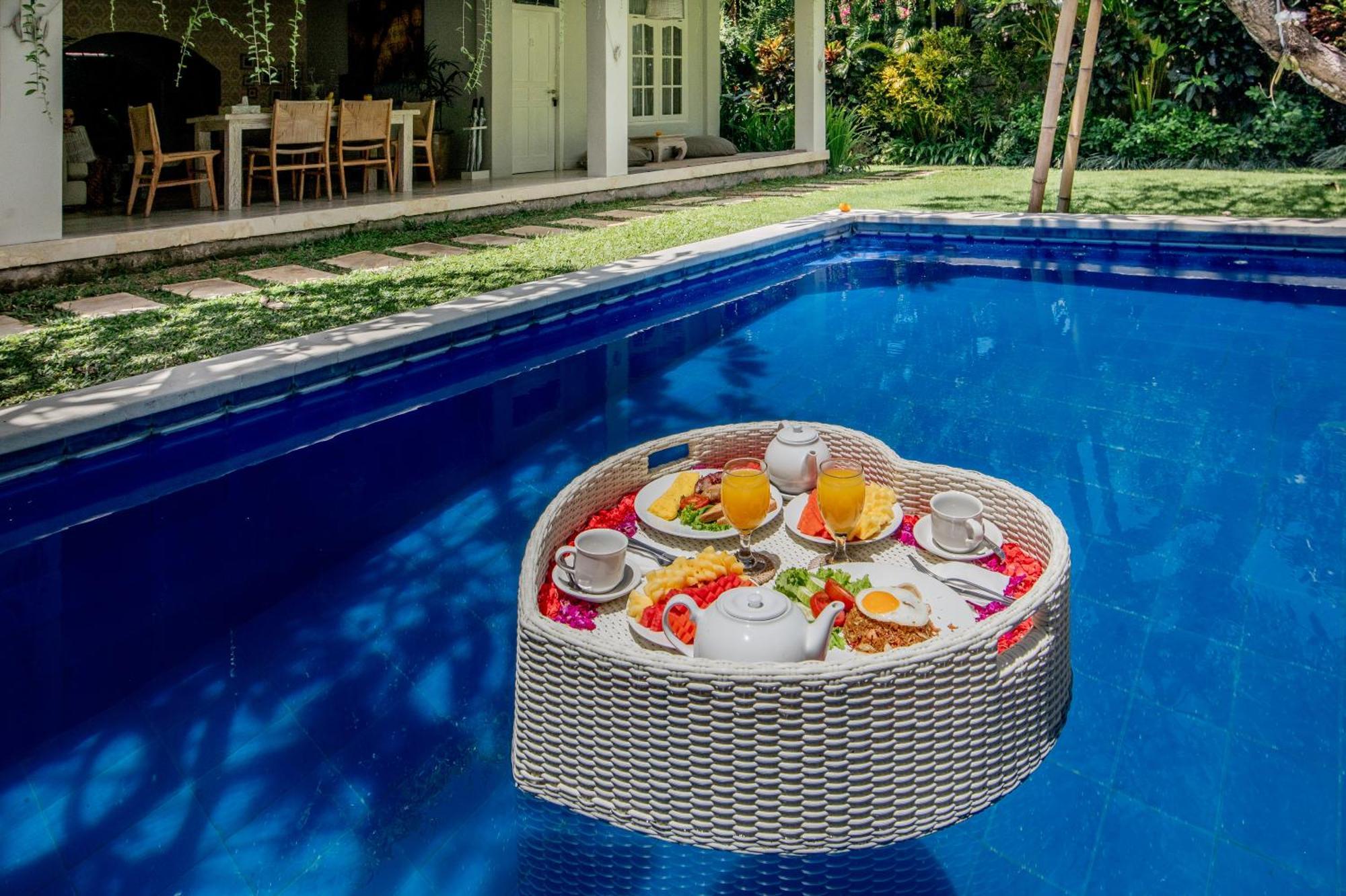 Villa Lodek Deluxe Seminyak  Ngoại thất bức ảnh