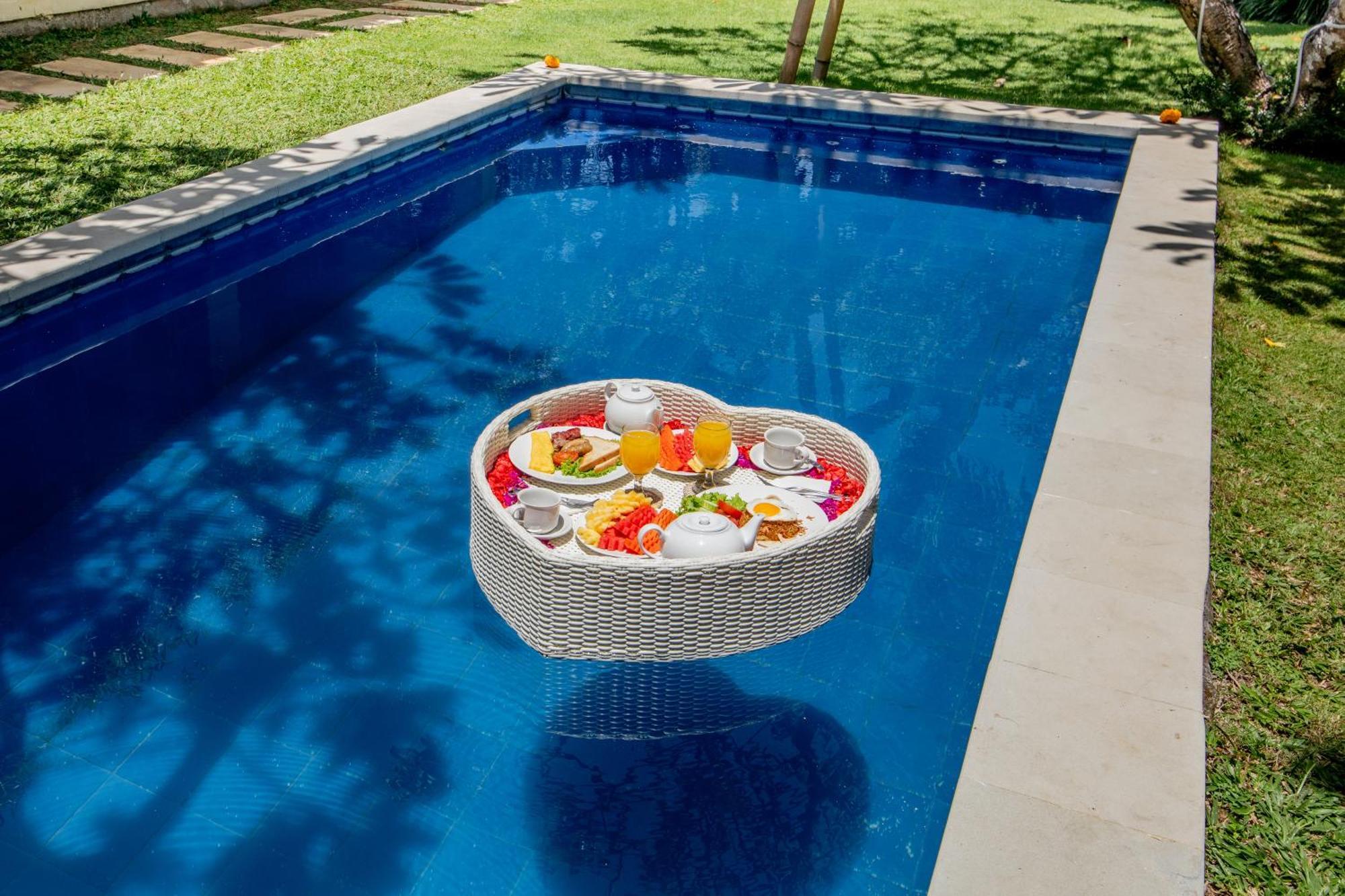 Villa Lodek Deluxe Seminyak  Ngoại thất bức ảnh